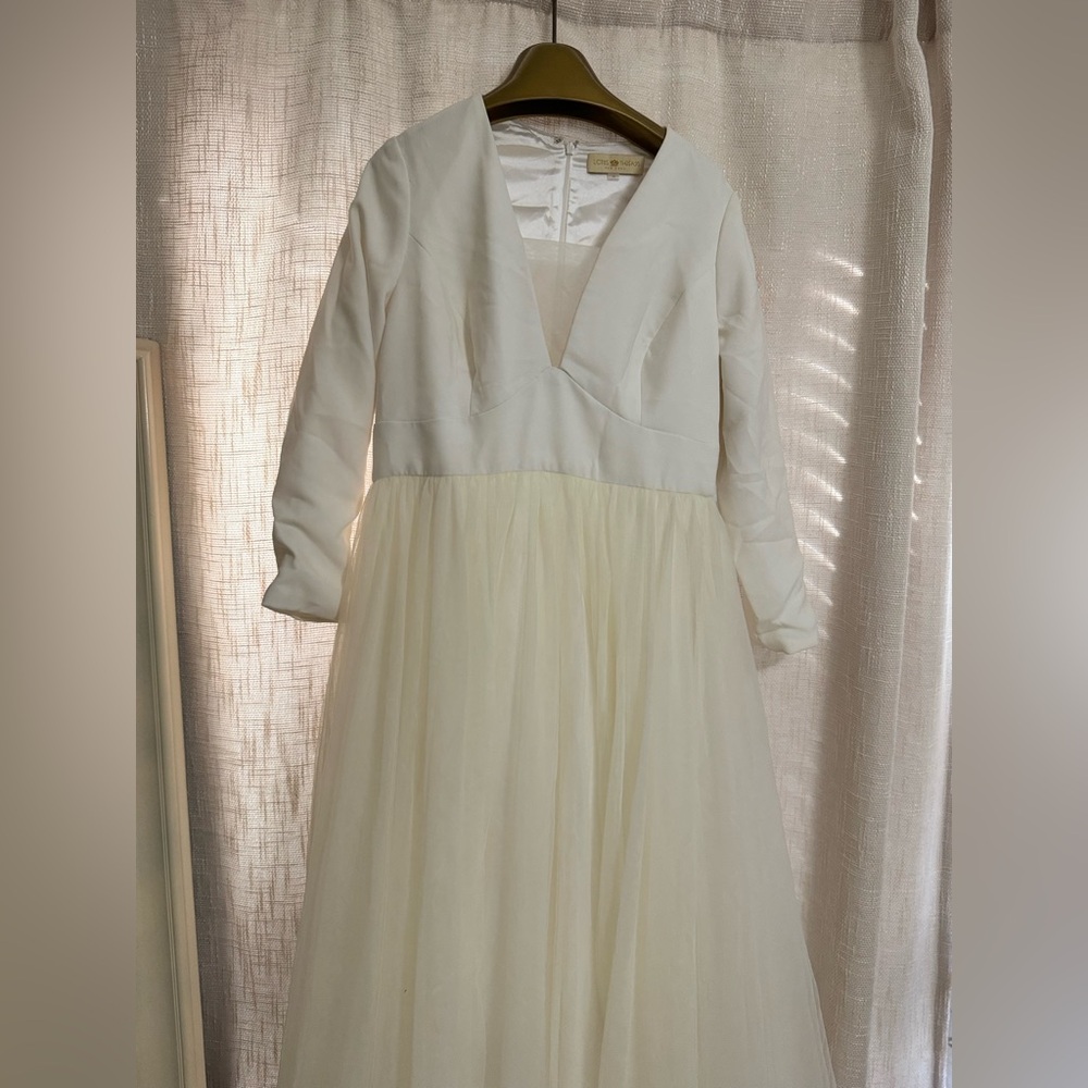 Elegant White Wedding Gown Dress
